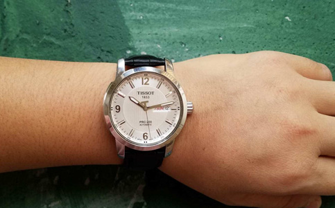 天梭手表進水怎么解決（天梭手表進水處理方法）