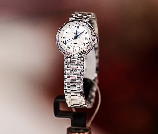 天梭手表磕碰了？別擔(dān)心，這份修復(fù)秘籍讓你煥然一新！（圖）